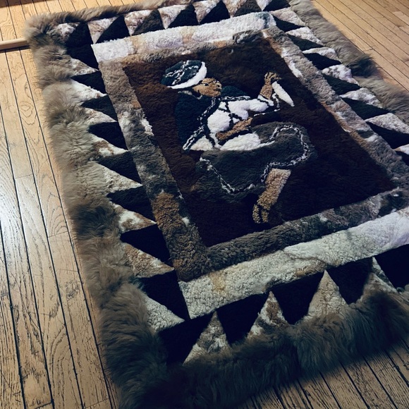 SUPER RARE Large Genuine Alpaca Wall-hanging Rug - “A Woman Scorned” - 68” x 51” - Picture 10 of 11